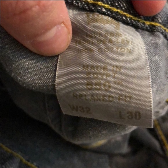 Levi’s 550 Distressed Black Cut Off Shorts! - Picture 4 of 8